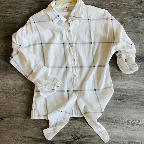 White and blue tie front button up shirt - Picture 1 of 9
